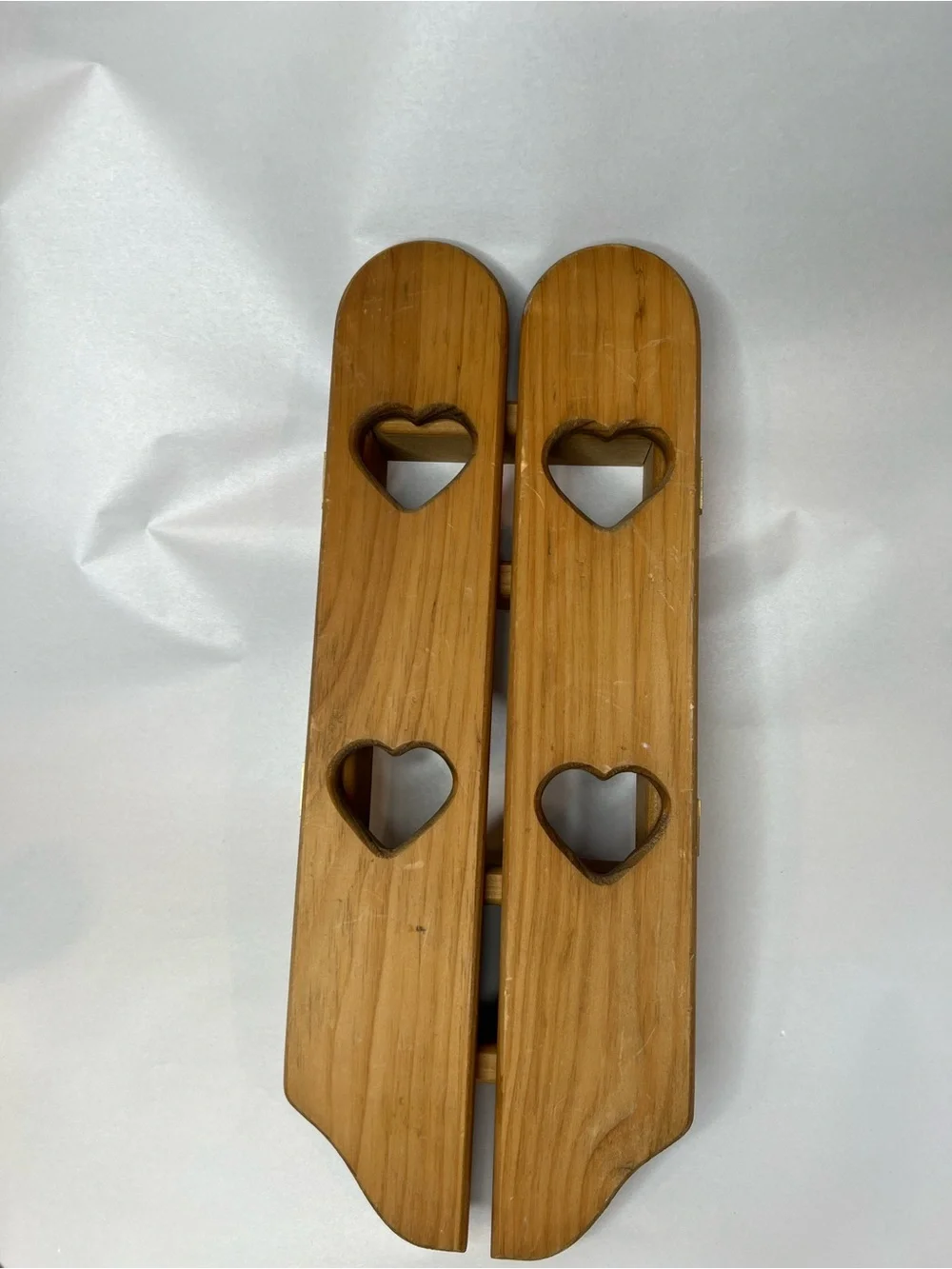 Vintage 80s Wood Heart Cutout Wall Shelf 4 Peg Hanging Country Cottage Farmhouse